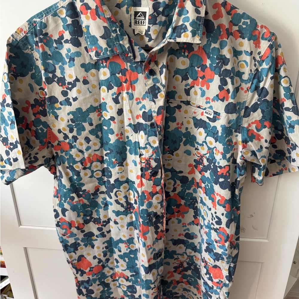 Reef Short-Sleeve Button-Down Shirt in Blue, Coral & Yellow Floral Print